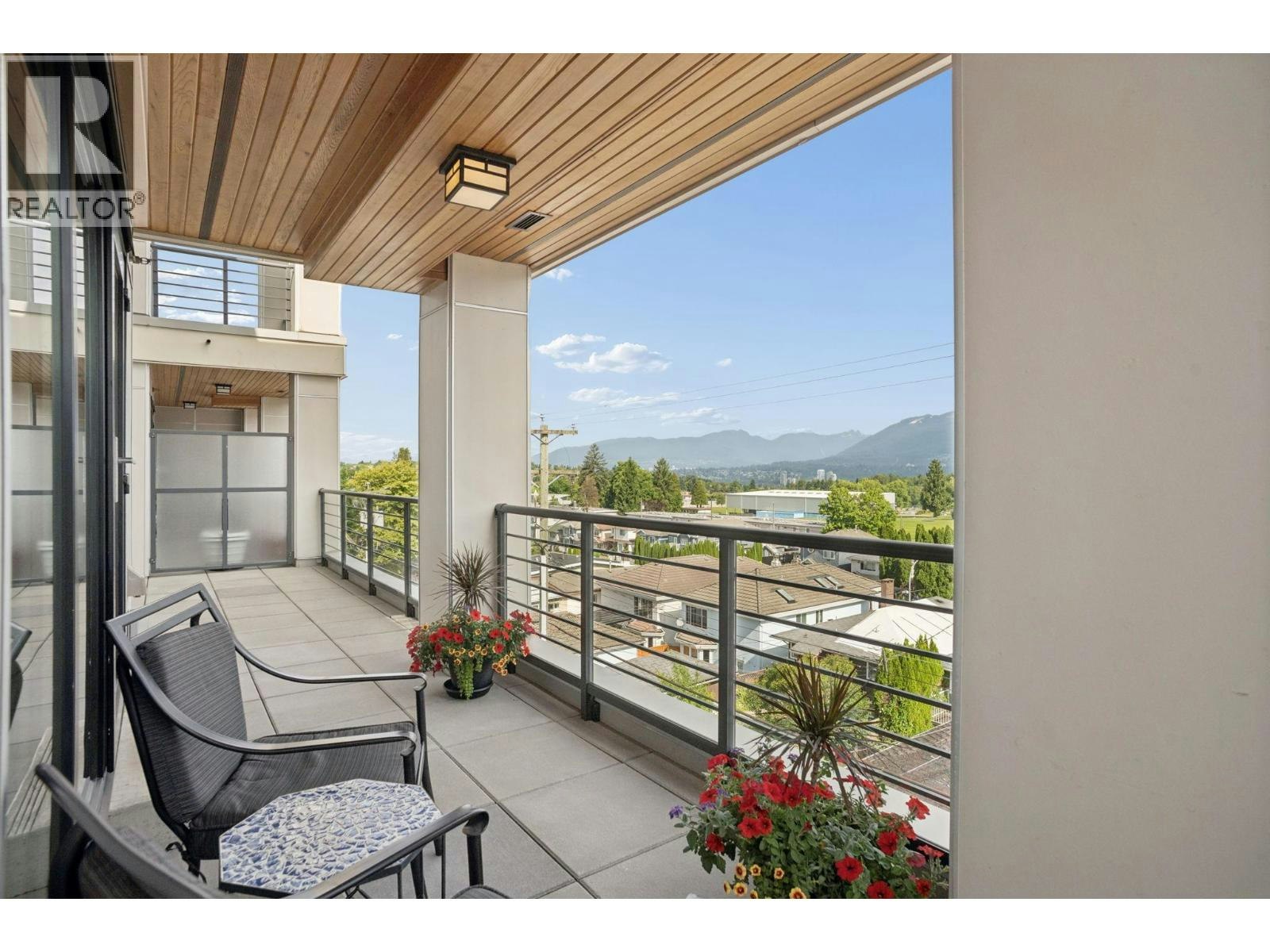 301-4721 Hastings Street, Burnaby, BC, V5C 2K8