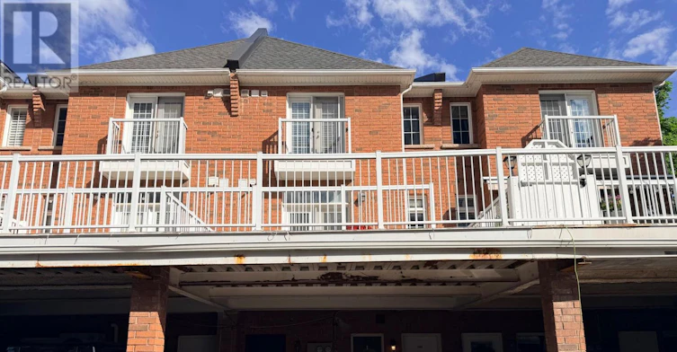 2085 Pine Street, Burlington, ON, L7R 1G1 - 2