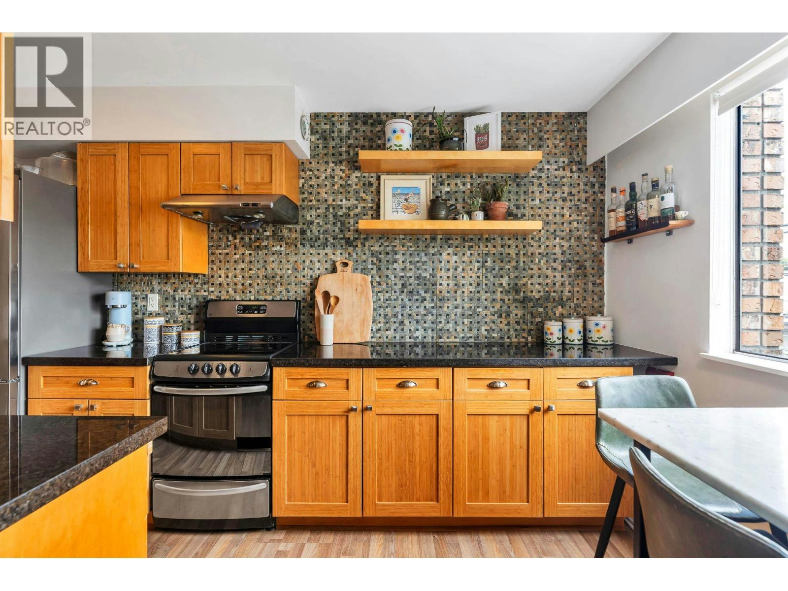 207-2080 Maple Street, Vancouver, BC, V6J 4P9