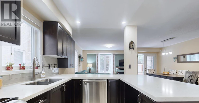 16 Edison Way, Whitby, ON, L1R 0M3 - 8