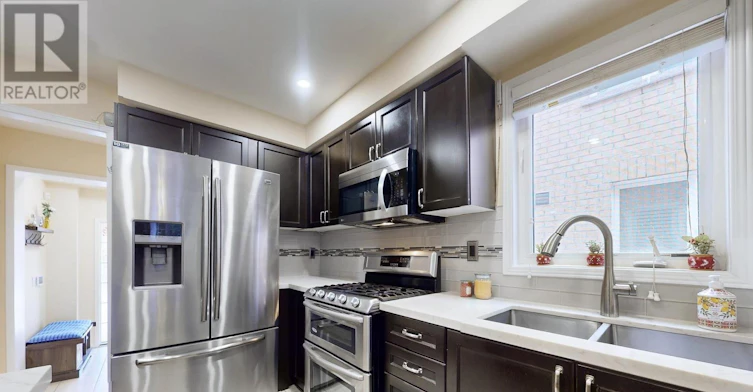 16 Edison Way, Whitby, ON, L1R 0M3 - 10