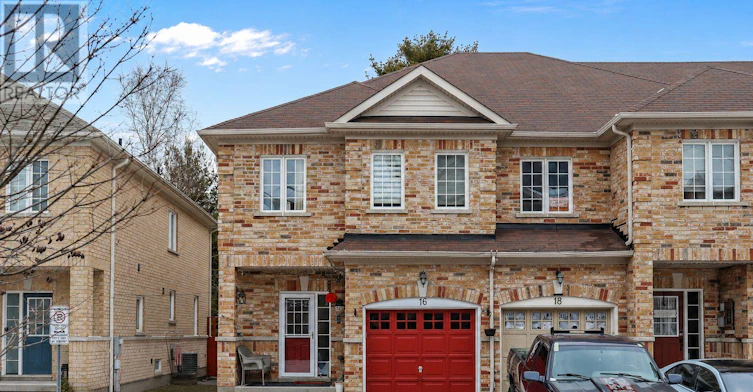 16 Edison Way, Whitby, ON, L1R 0M3
