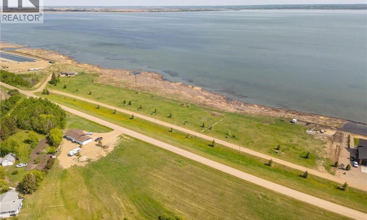 820 Lakeshore Drive