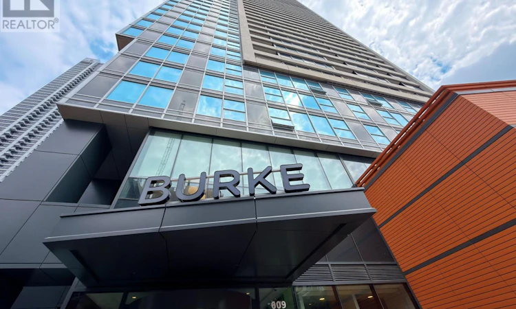 1211-609 Sherbourne Street