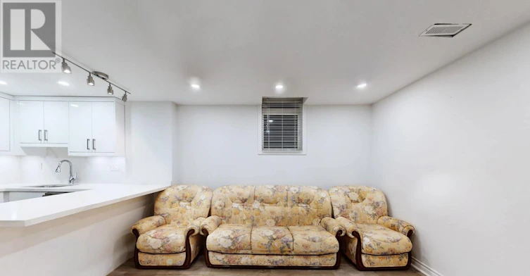 BASEMENT A-719 Shanahan Boulevard, Newmarket, ON, L3X 1P8 - 5