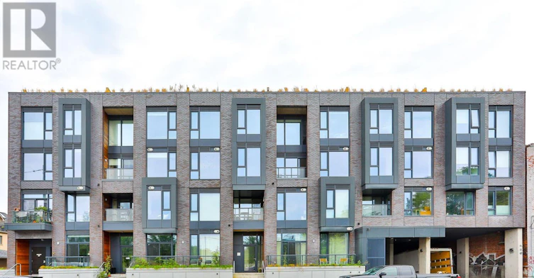 110-35 Wabash Avenue, Toronto, ON, M6R 0A9 - 2