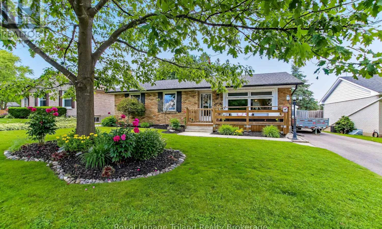 789 Gladstone Drive