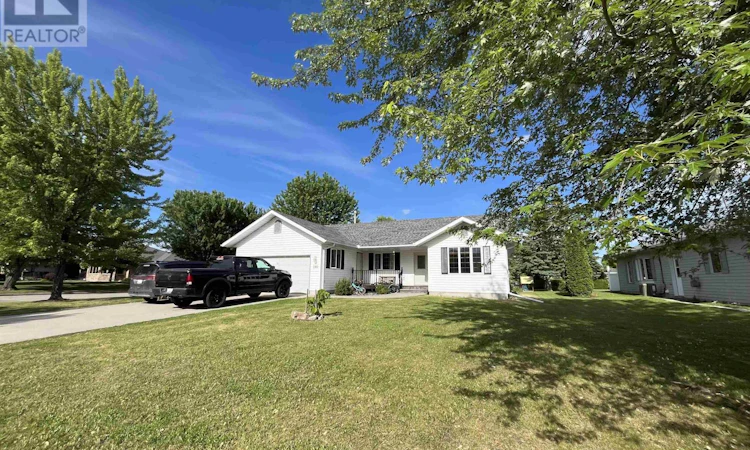 8 Maple Place