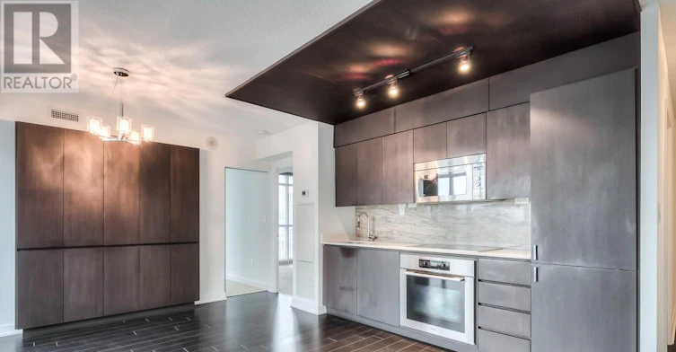 836-15 Iceboat Terrace, Toronto, ON, M5V 4A5 - 6