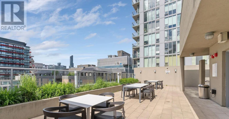 228-21 Nelson Street, Toronto, ON, M5V 3H9 - 24