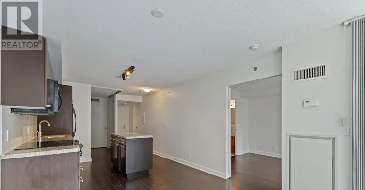 228-21 Nelson Street, Toronto, ON, M5V 3H9 - 10