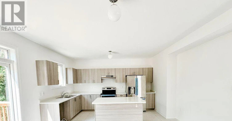 10 Baycroft Boulevard, Essa, ON, L3W 0L7 - 4