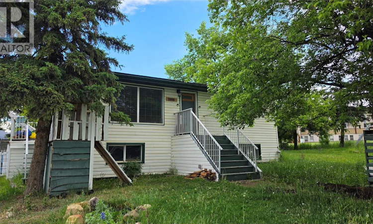 1000 Reasbeck Crescent