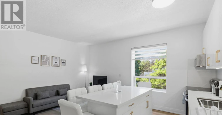 201-223 Jameson Avenue, Toronto, ON, M6K 2Y7