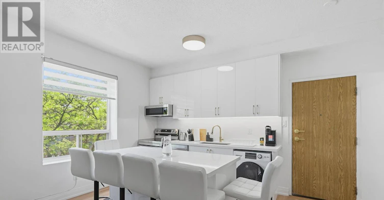 201-223 Jameson Avenue, Toronto, ON, M6K 2Y7 - 2
