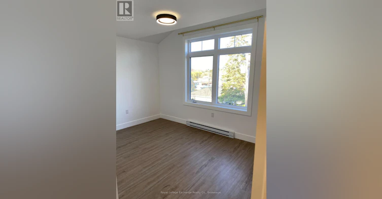 105 Maple Street, Brockton, ON, N0G 2V0 - 8
