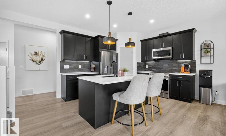 24 Maple Cr