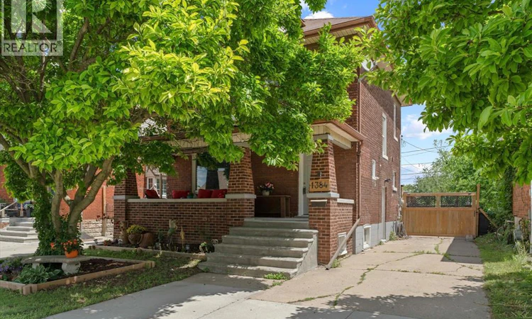 1384 Pillette Road