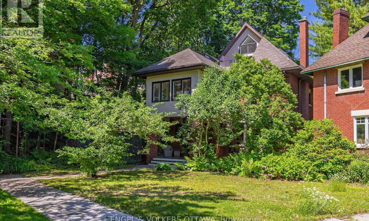 516 Queen Elizabeth Drive