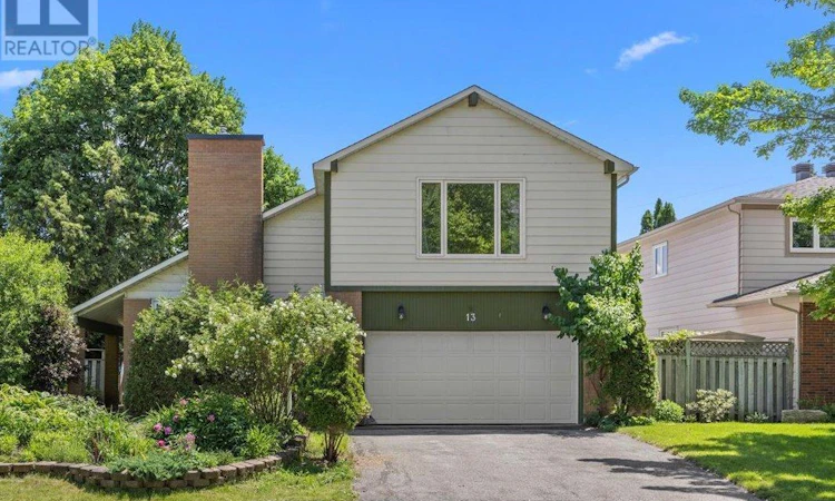 13 Pommel Crescent