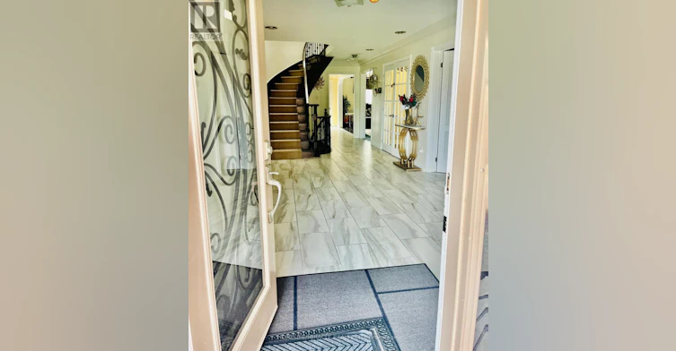 3076 Bayberry Drive, Mississauga, ON, L5N 6P1 - 2