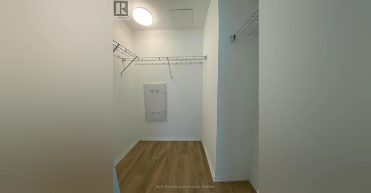 1207-197 Yonge Street, Toronto, ON, M5B 0C1 - 8