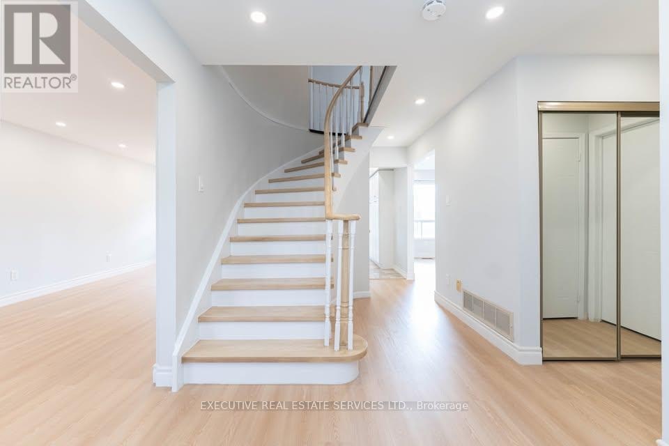 UPPER-11 Upland Drive, Whitby, ON, L1N 8H6 - 6