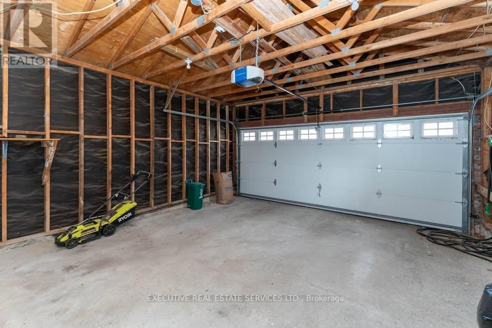 UPPER-11 Upland Drive, Whitby, ON, L1N 8H6 - 34