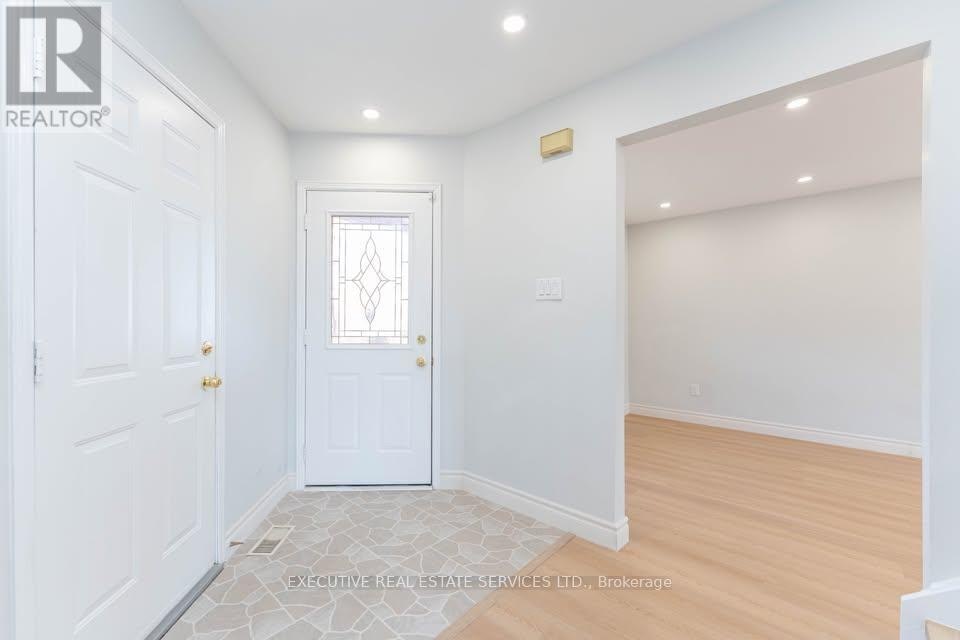 UPPER-11 Upland Drive, Whitby, ON, L1N 8H6 - 5