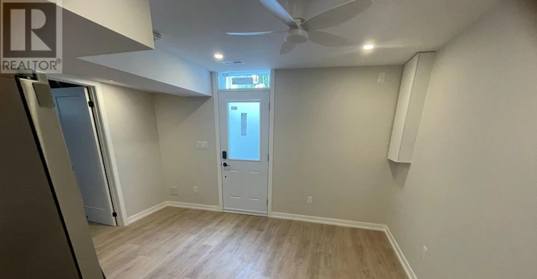 48 Frances Avenue, Toronto, ON, M8Y 3K9 - 5