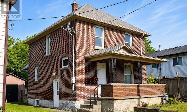 45 Pine Street N