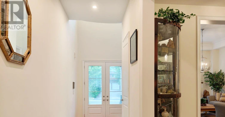 211 Hillsview Drive, Richmond Hill, ON, L4C 4L8 - 4