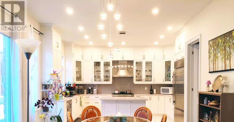 211 Hillsview Drive, Richmond Hill, ON, L4C 4L8 - 5