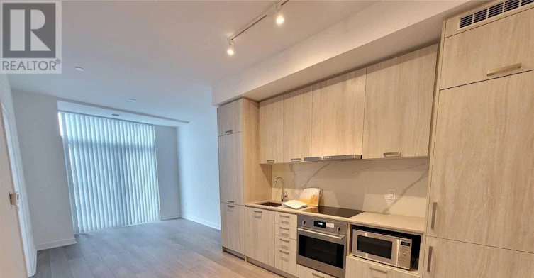 1118-10 Honeycrisp Crescent, Vaughan, ON, L4K 0M7 - 3