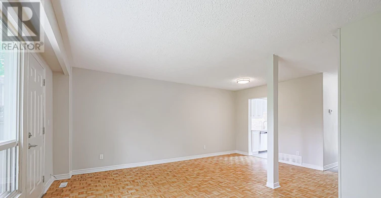 25-560 Waverly Street N, Oshawa, ON, L1J 5Y4 - 5