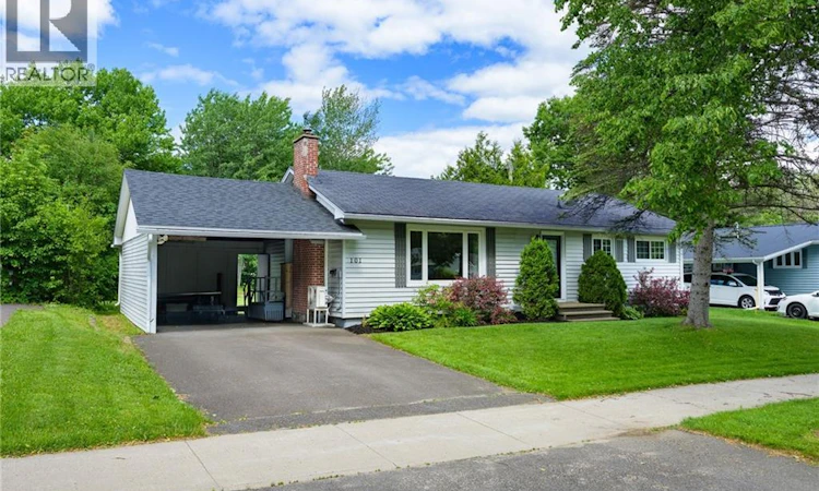 101 Dover Crescent