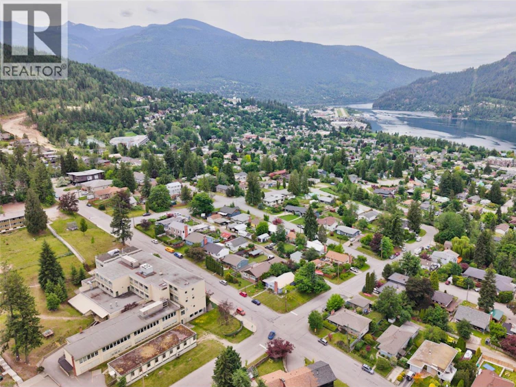 815 Tenth Street, Nelson, BC, V1L 3C6 - 49