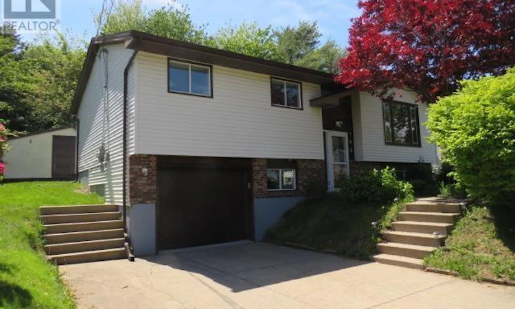 102 Pondicherry Crescent