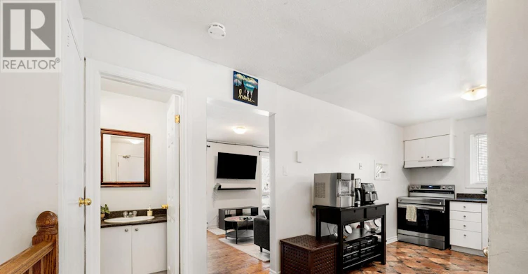 4-160 Fenerty Court, Ottawa, ON, K2L 3A7 - 3