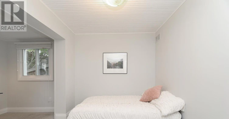 27 Sycamore Place, Toronto, ON, M4E 1K3 - 5
