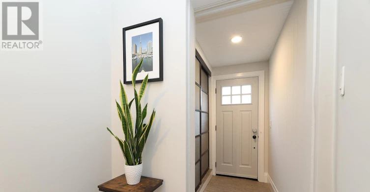 27 Sycamore Place, Toronto, ON, M4E 1K3 - 4