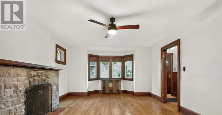 14 Mortimer Avenue, Toronto, ON, M4K 1Z8 - 9