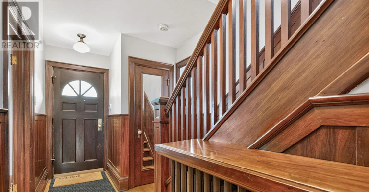 14 Mortimer Avenue, Toronto, ON, M4K 1Z8 - 4