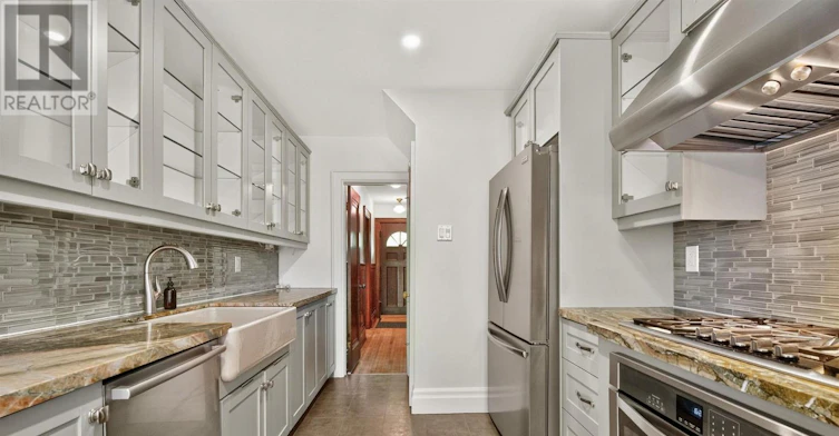 14 Mortimer Avenue, Toronto, ON, M4K 1Z8 - 13