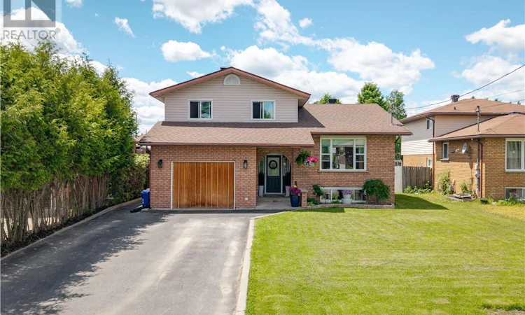 3825 Macmillan Drive