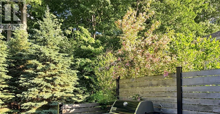 765 Chesapeake Drive, Waterloo, ON, N2K 4G3 - 4