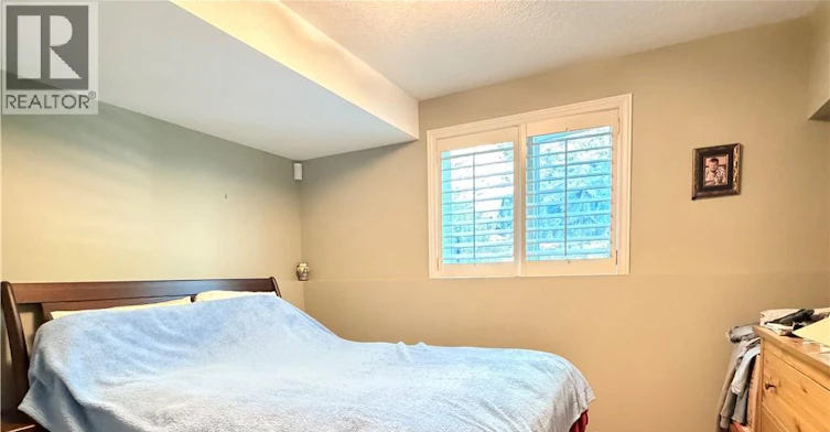 765 Chesapeake Drive, Waterloo, ON, N2K 4G3 - 21