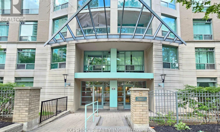 900-8 Pemberton Avenue