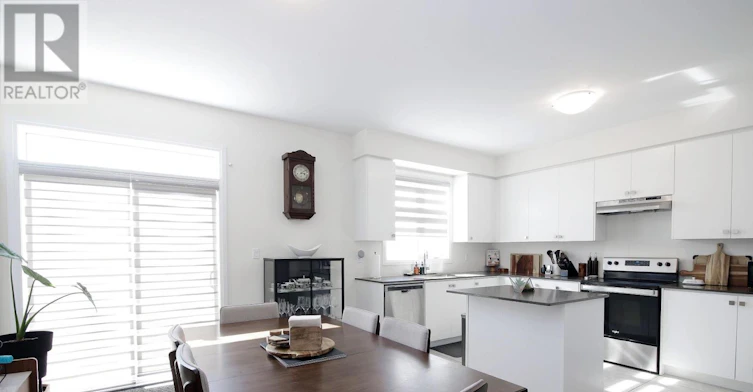 32 Ferragine Crescent, Bradford West Gwillimbury, ON, L3Z 2A6 - 9