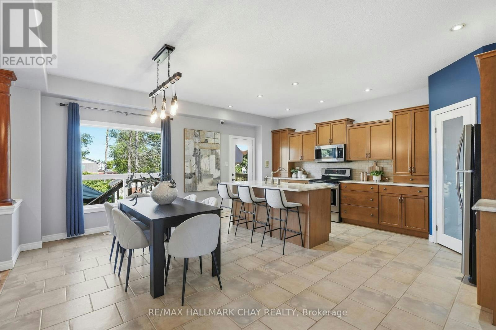 17 Armeda Clow Crescent, Essa, ON, L3W 0H7